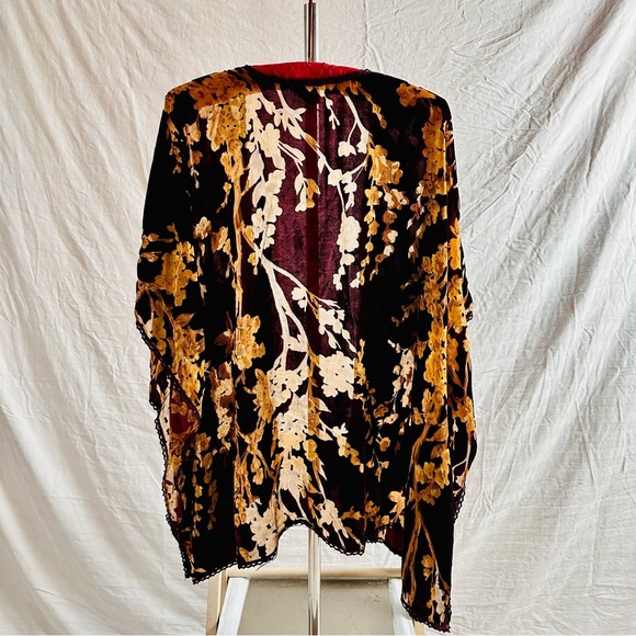 Natural Life Burnt-Out Velvet Open Front Long Shrug Top Burgundy One Size - Picture 6 of 10
